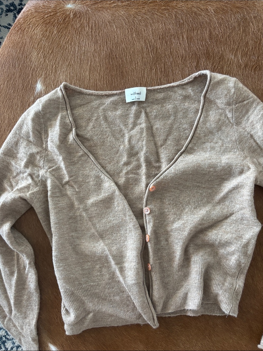 Wilfred Lightweight V-Neck Cropped Cardigan in Camel